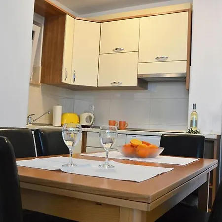 Apartment Obala Promajna